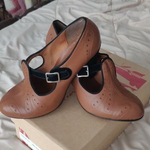 Remix vintage shoes cloche style